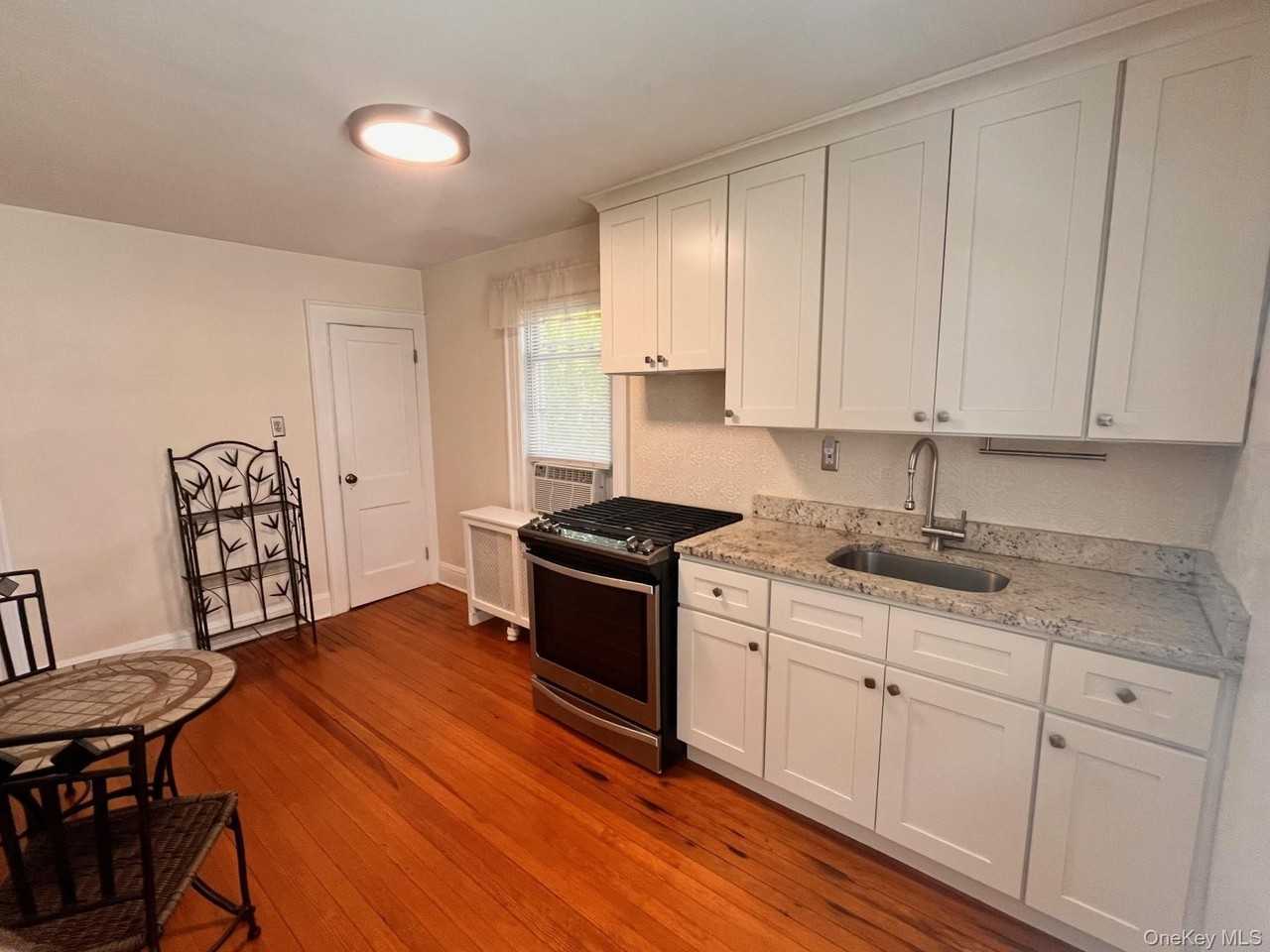 22 Jarvis Pl - Photo 2 of 6