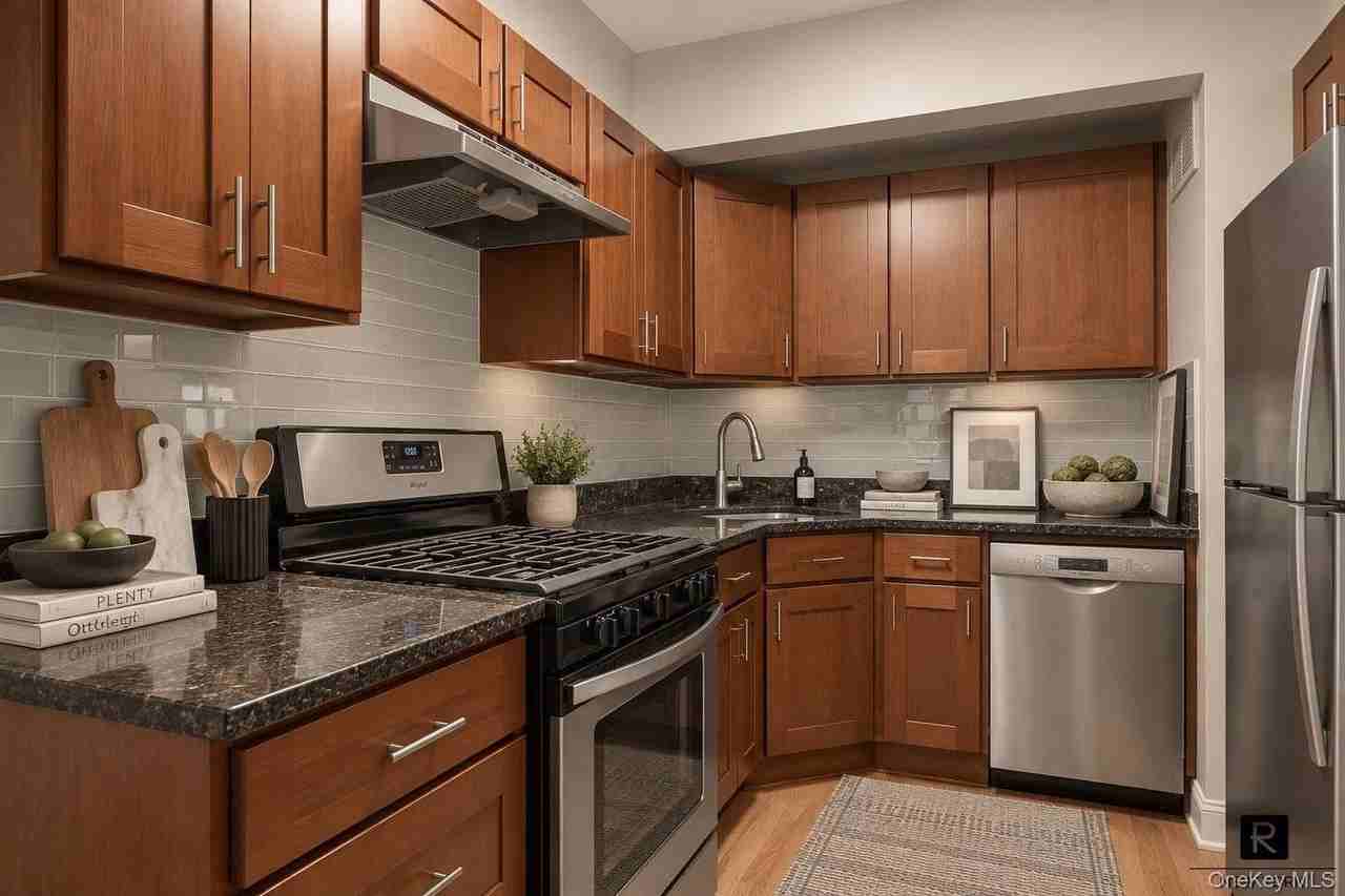 30 E 38th St #4C - Photo 3 of 20