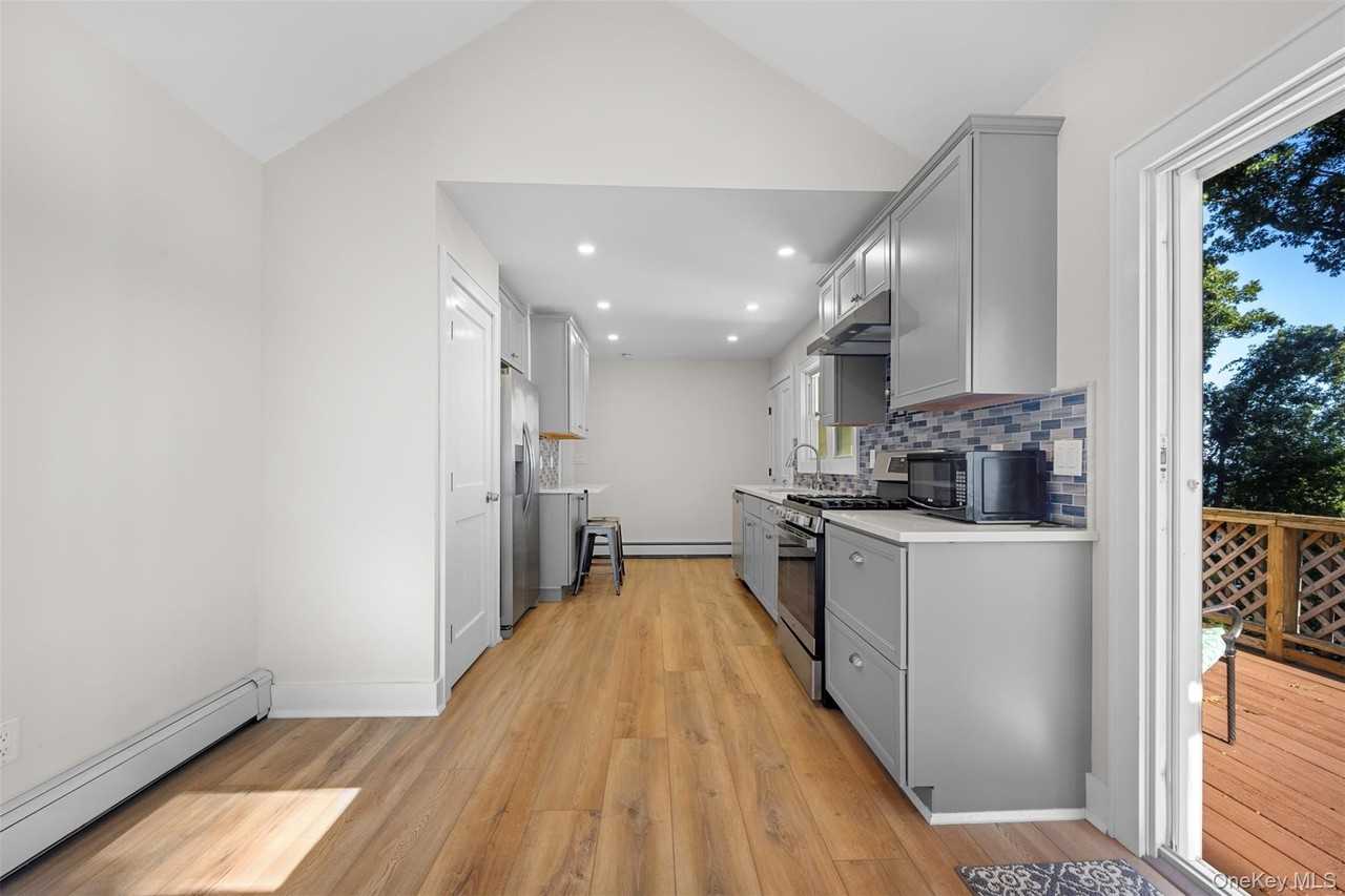 171 Taft Cres - Photo 6 of 42