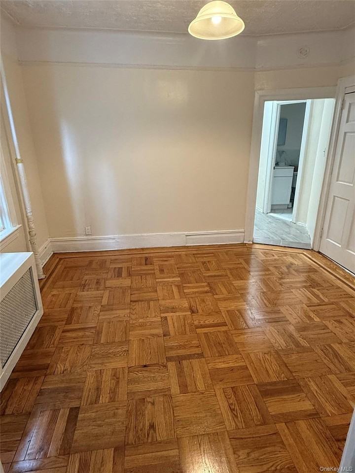 1228 Rosedale Ave - Photo 6 of 10