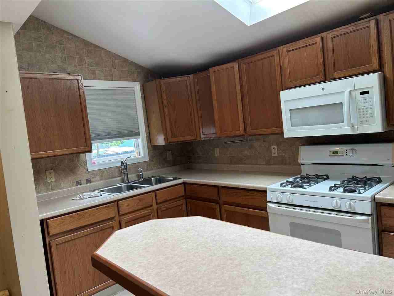 68 Ramapo Rd #1 - Photo 6 of 11