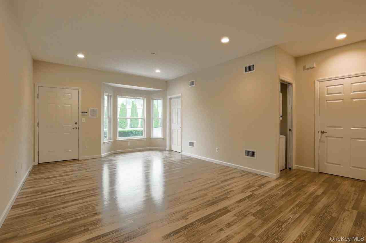 11 Grace Ln - Photo 4 of 16