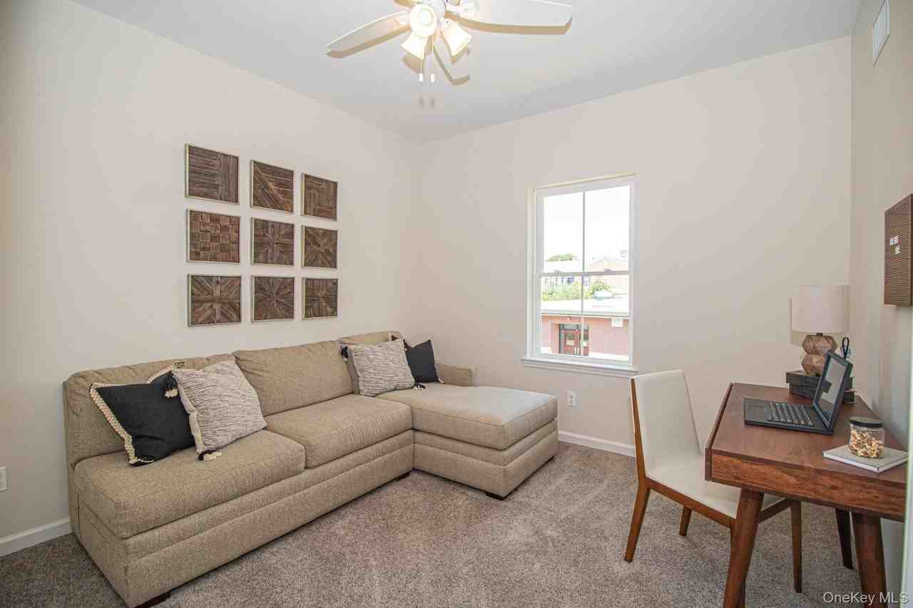 208 Ashley Court Avenue - Photo 6 of 23