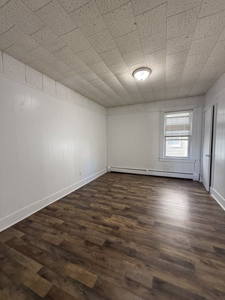 49 County St #1F - Photo 3 of 6