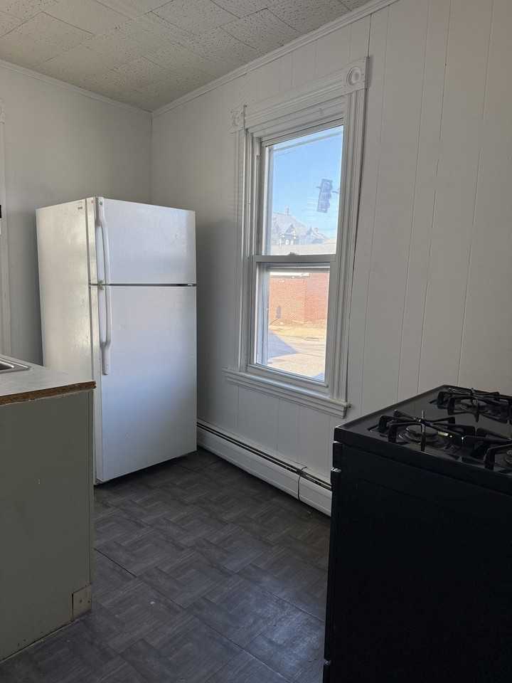 49 County St #1F - Photo 4 of 6