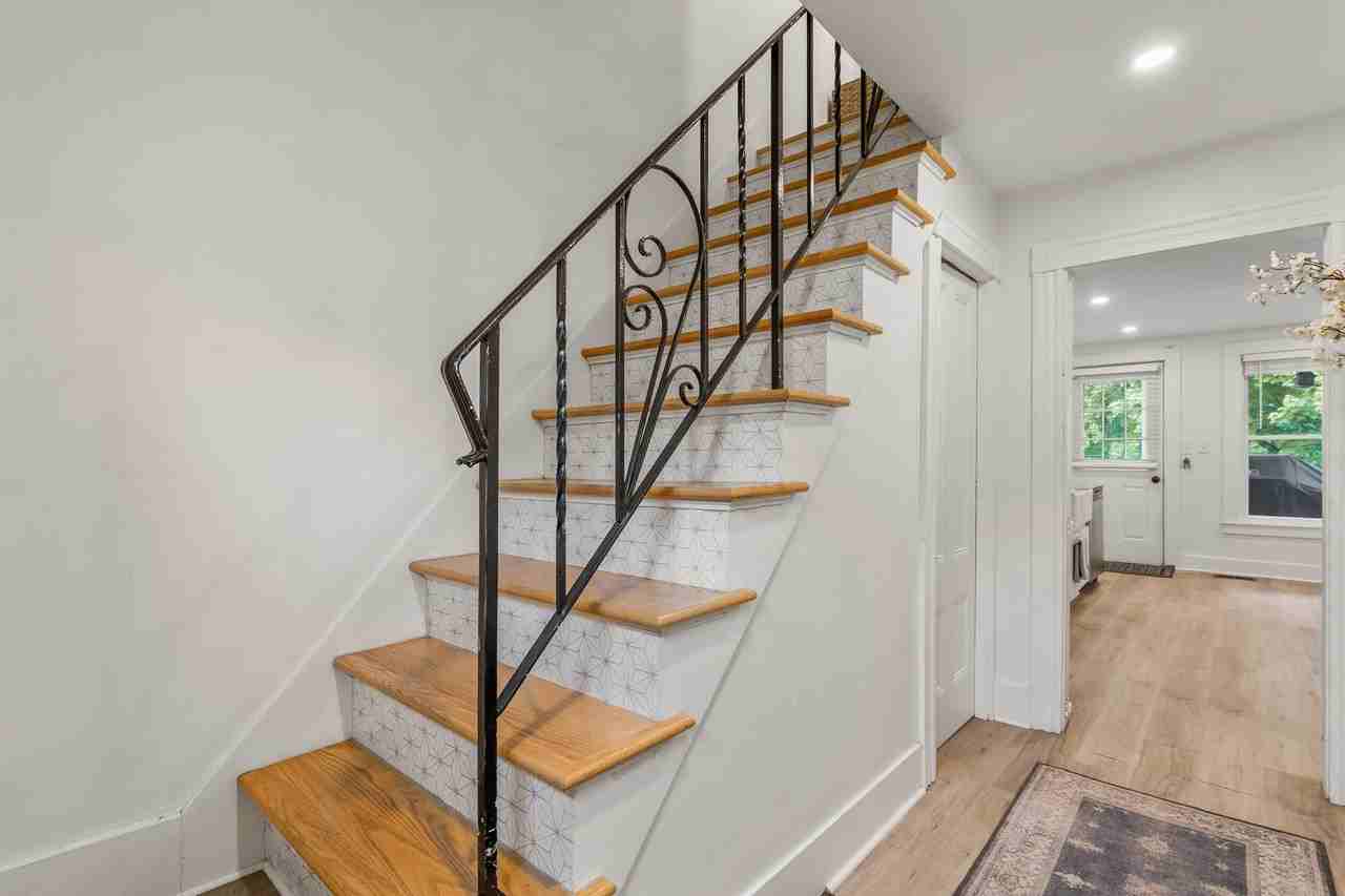 29 Sterling St #29 - Photo 4 of 33