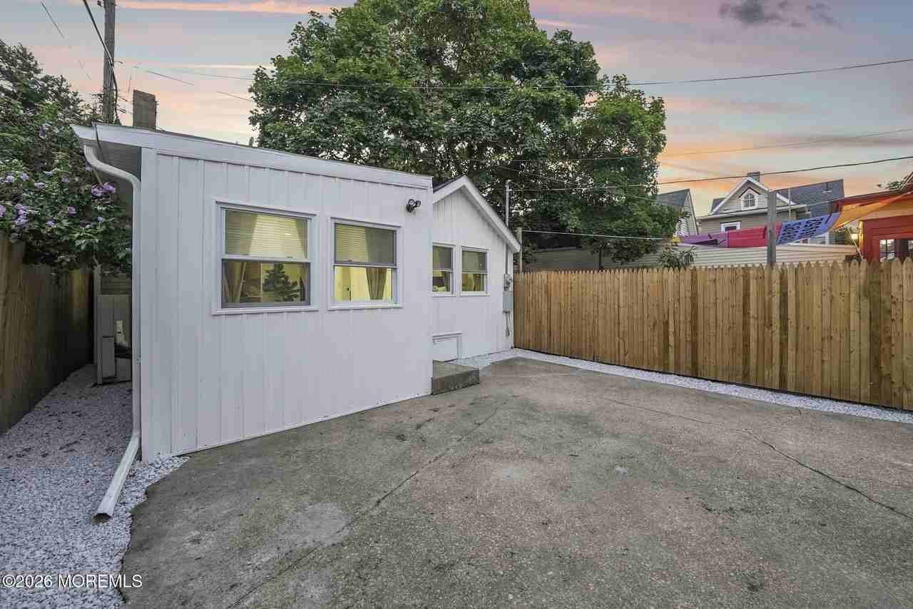 905 Emory St #3 - Photo 3 of 24