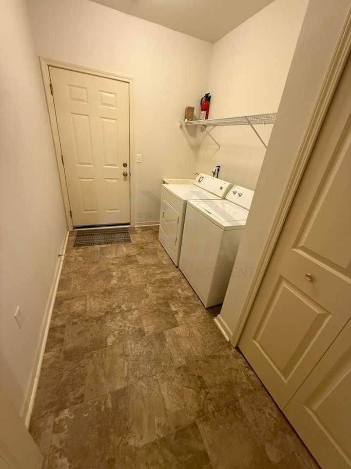 47576 Pembroke Dr - Photo 5 of 8