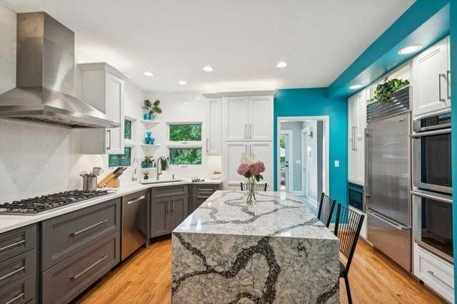 1316 Ashland Ave - Photo 3 of 20