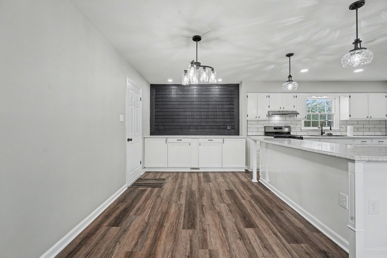 2303 Brookhaven Dr - Photo 5 of 34