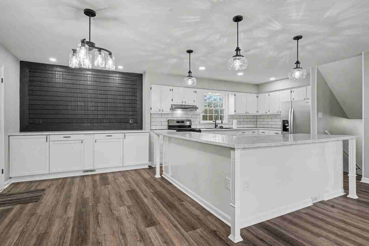 2303 Brookhaven Dr - Photo 6 of 34
