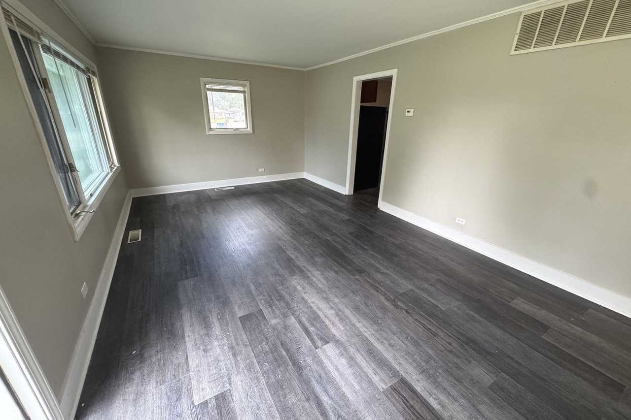101 Shabbona Dr - Photo 3 of 12