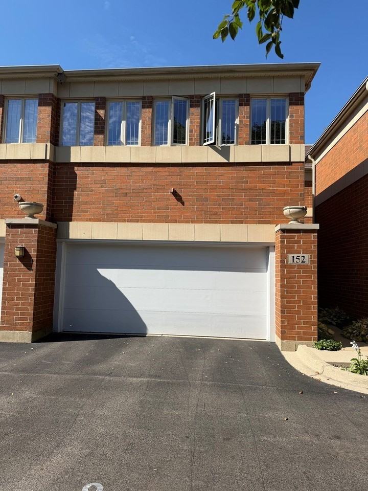152 Finstad Dr - Photo 2 of 21