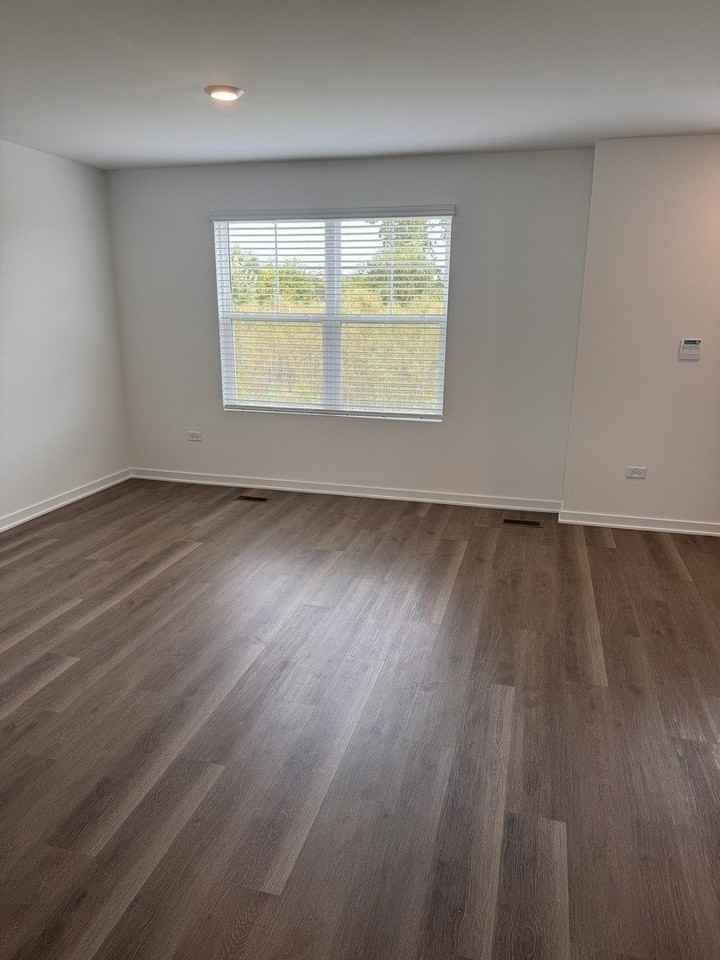 428 Lakeshore Ct #428 - Photo 4 of 18