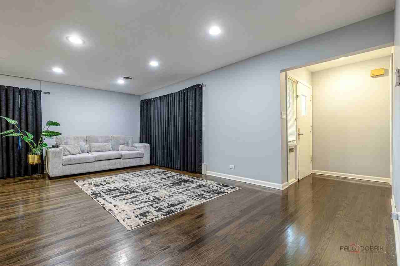 1195 Jeannette St - Photo 4 of 31