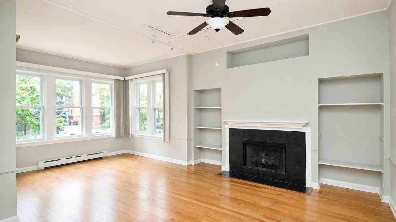 4843 N Drake Ave #1 - Photo 3 of 10