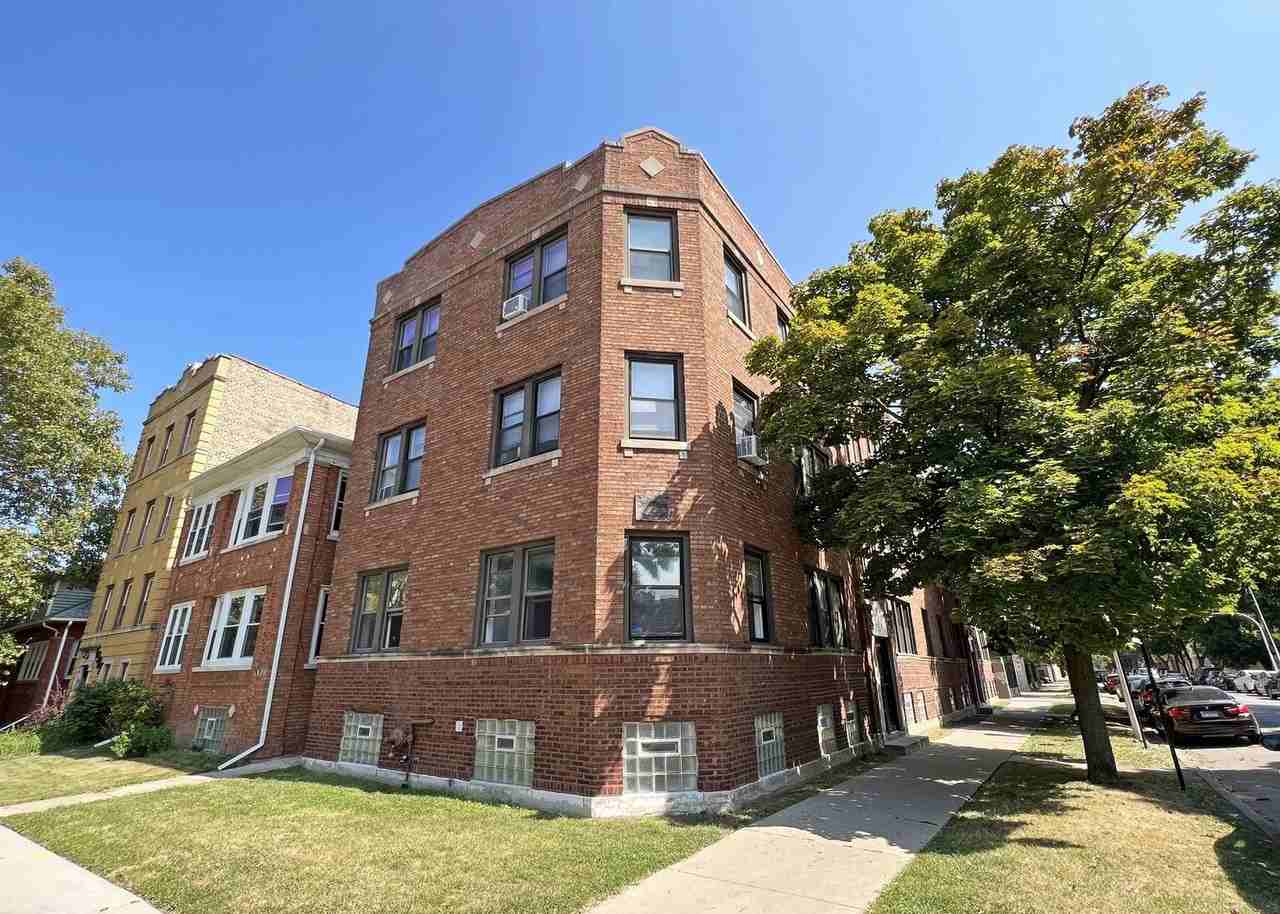 2722 W Rosemont Ave #3