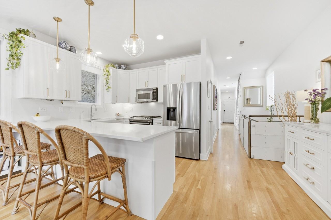 611 N Noble St #3 - Photo 3 of 26