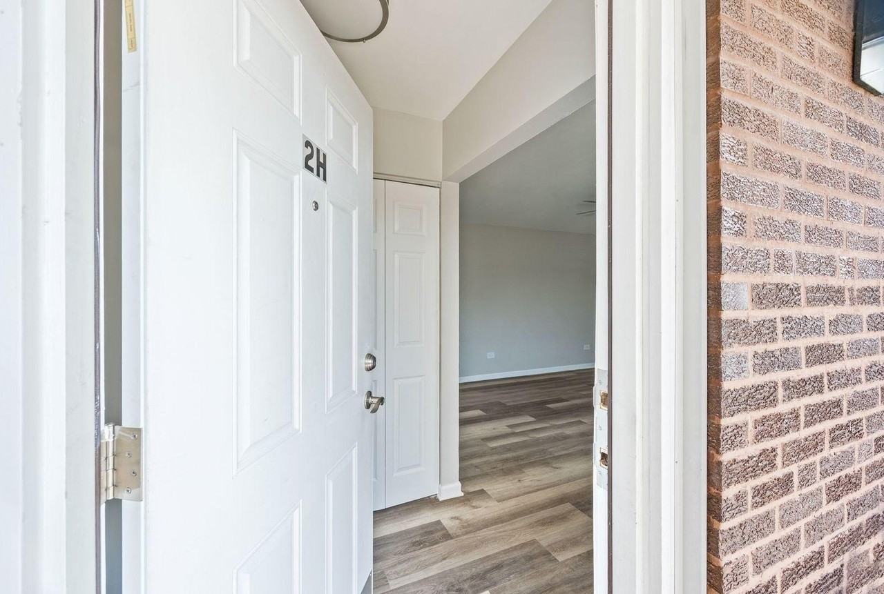 7834 W 95th St #2H - Photo 3 of 15