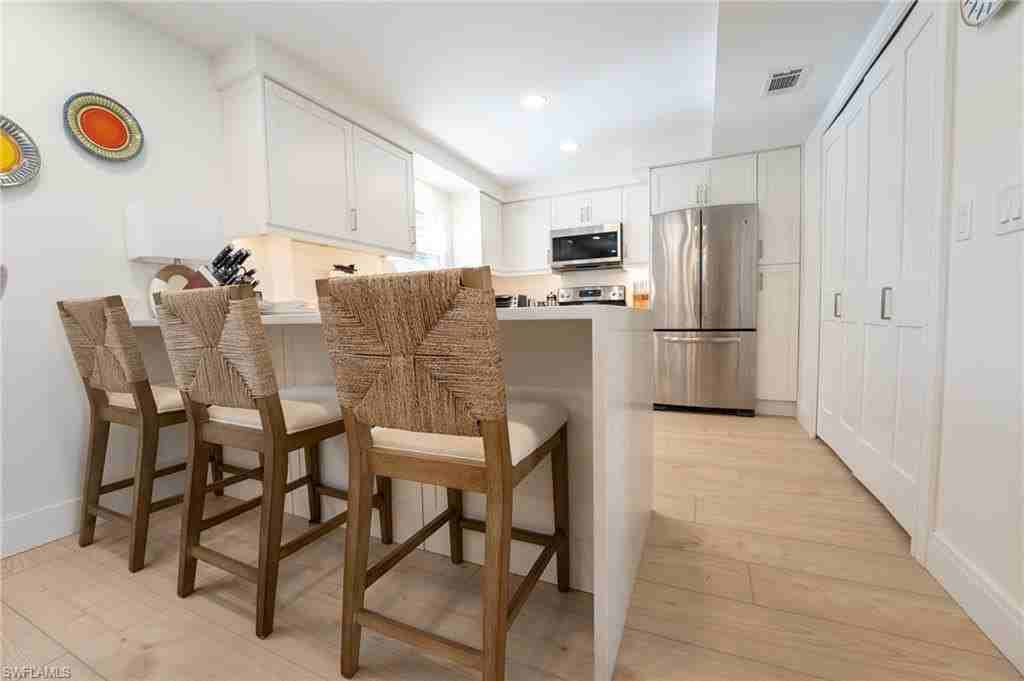 360 10th Ave S #B100 - Photo 7 of 41