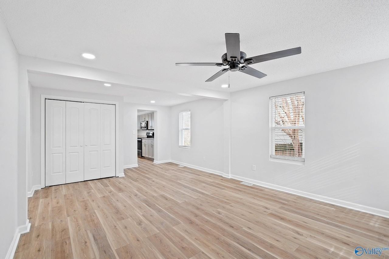 1311 Wells Ave Se - Photo 4 of 20