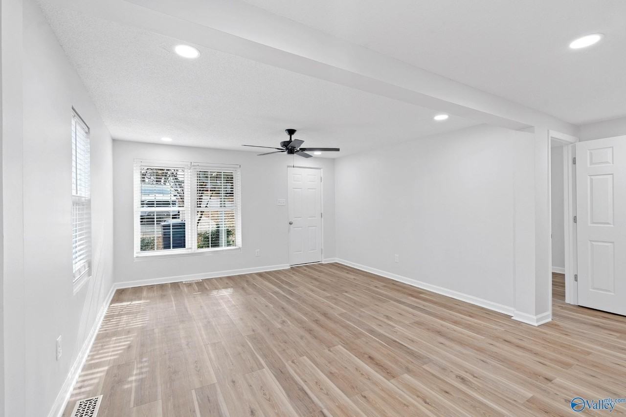 1311 Wells Ave Se - Photo 5 of 20
