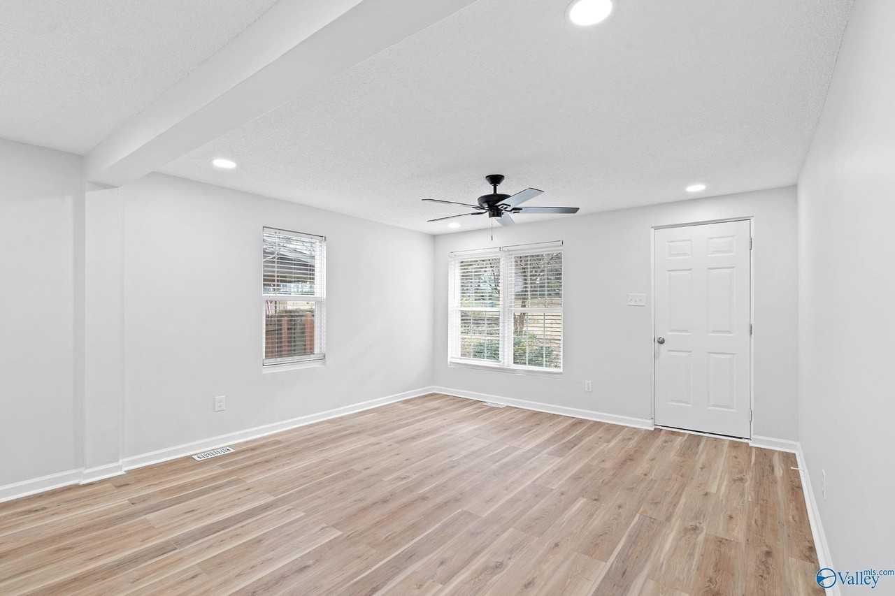 1311 Wells Ave Se - Photo 6 of 20