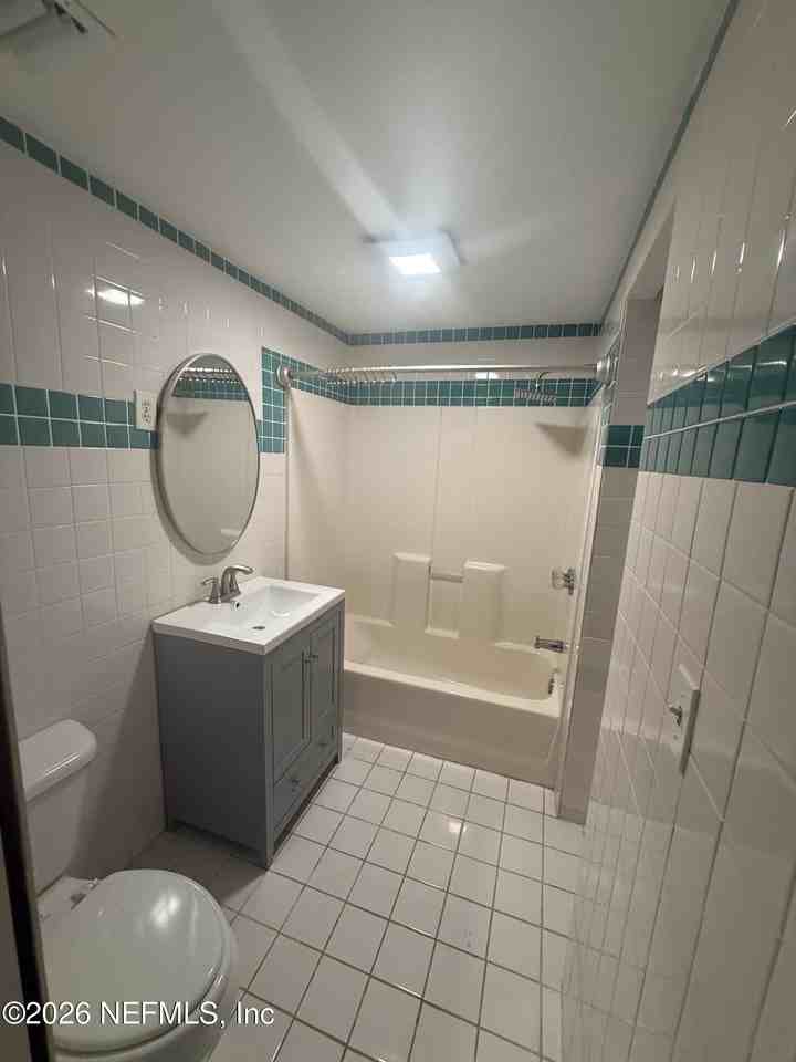 203 Sw 51st Ave - Photo 6 of 13