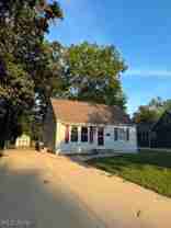 425 Hawkins Dr - Photo 1 of 1