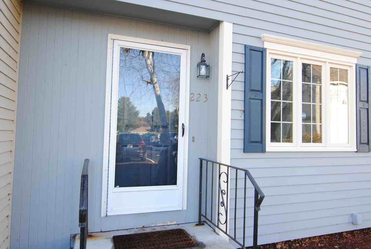 223 Fox Hollow Dr - Photo 2 of 15