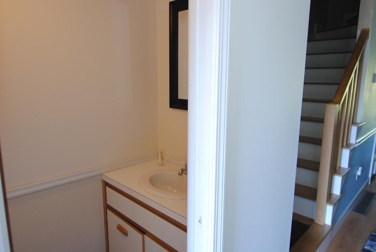 223 Fox Hollow Dr - Photo 3 of 15