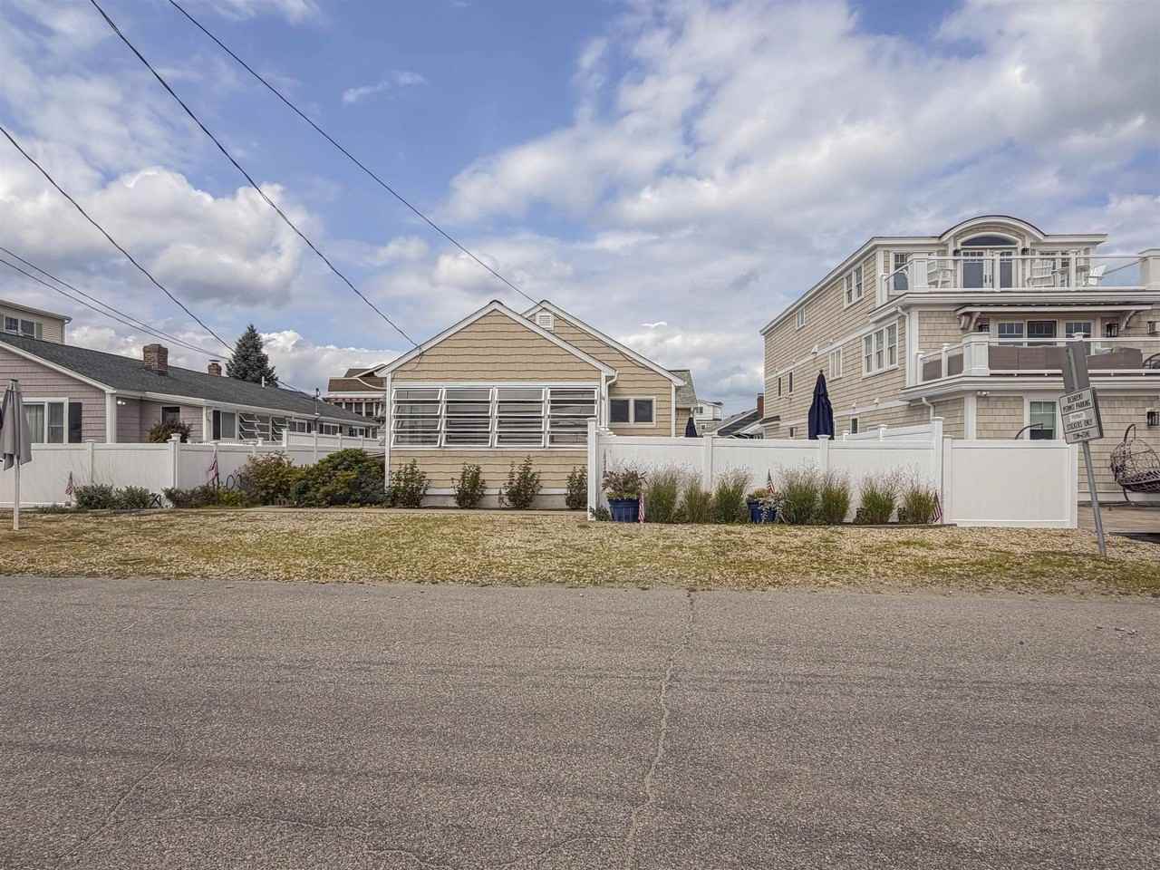 14 Lawrence St - Photo 2 of 29