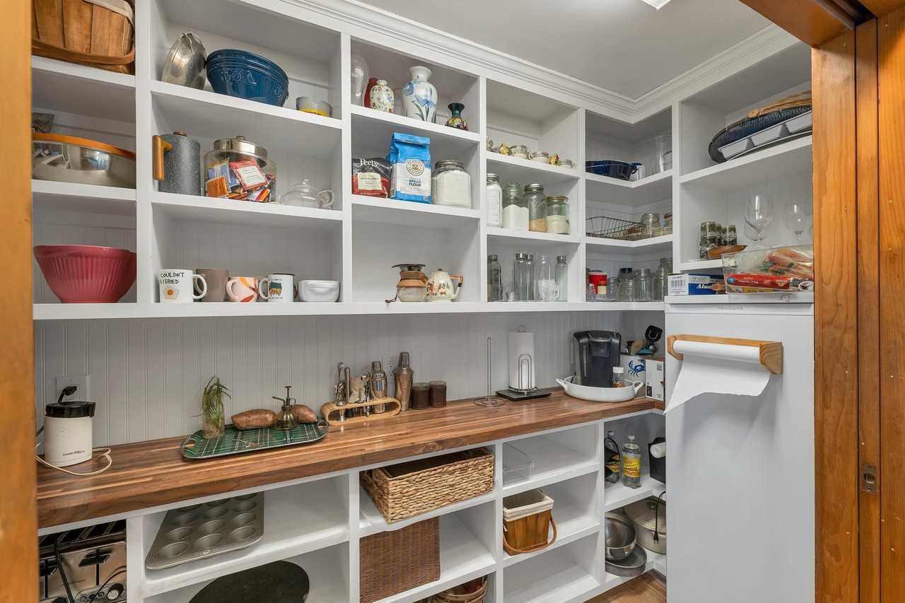 20 Dale Rd #A - Photo 5 of 24
