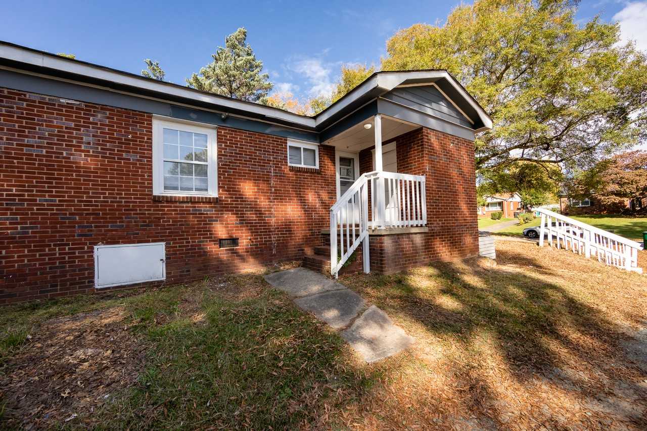 3427 Meredith Ave #1 - Photo 5 of 24