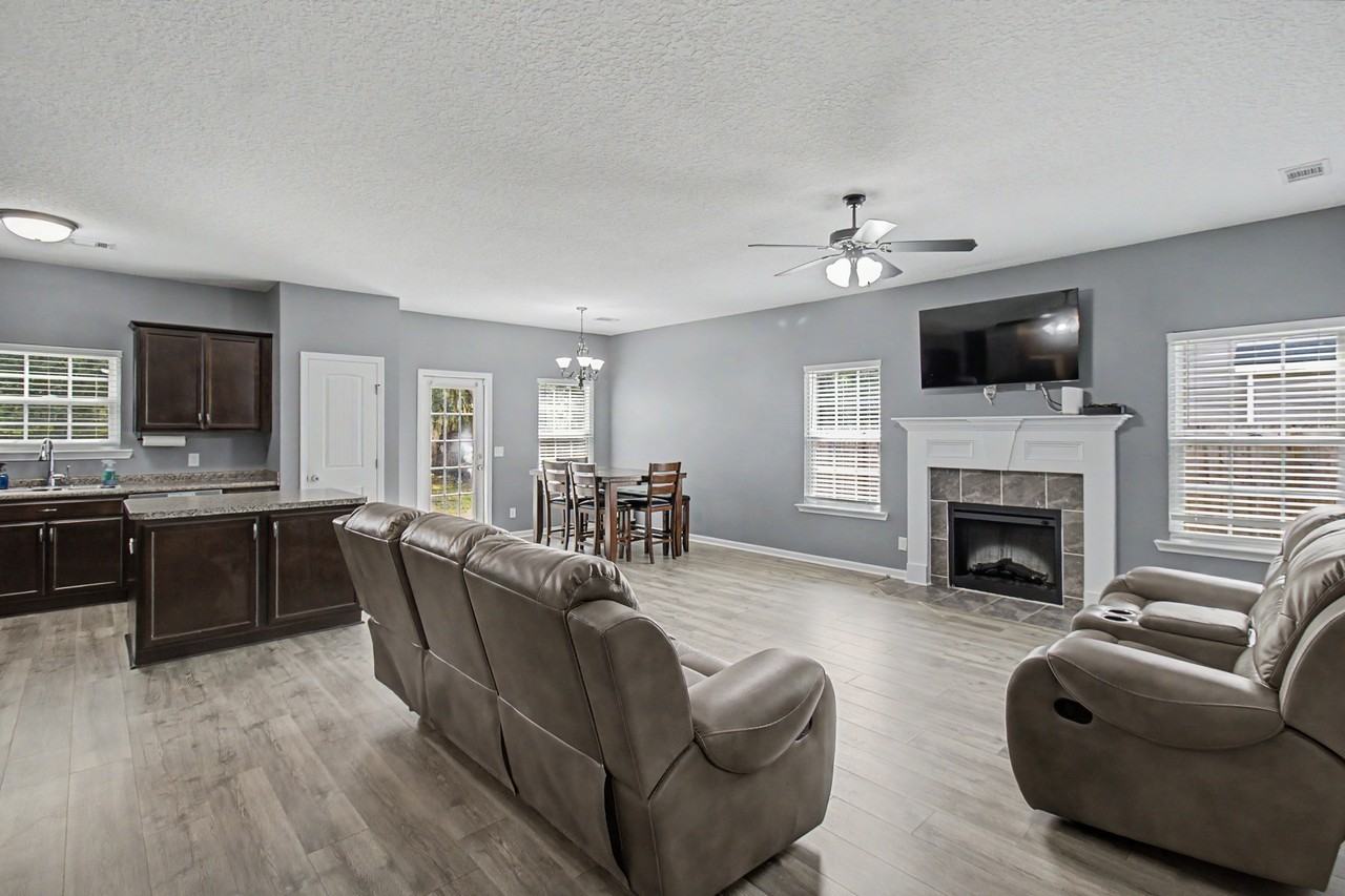 96 Griffin Rd #1 - Photo 2 of 27
