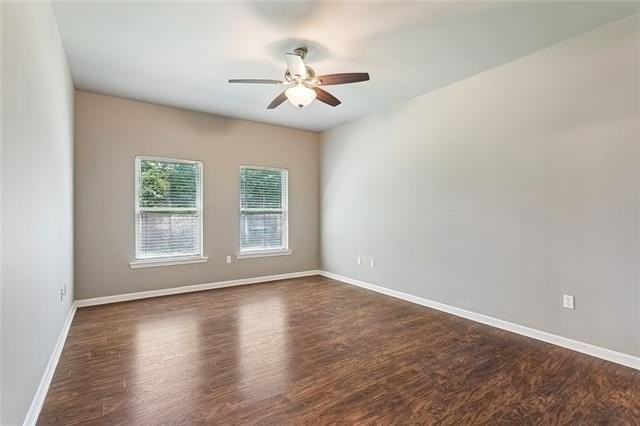 42186 Broadwalk Ave - Photo 4 of 6