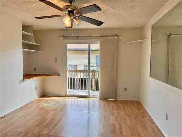 4636 PONCHARTRAIN Drive #E - Photo 3 of 26