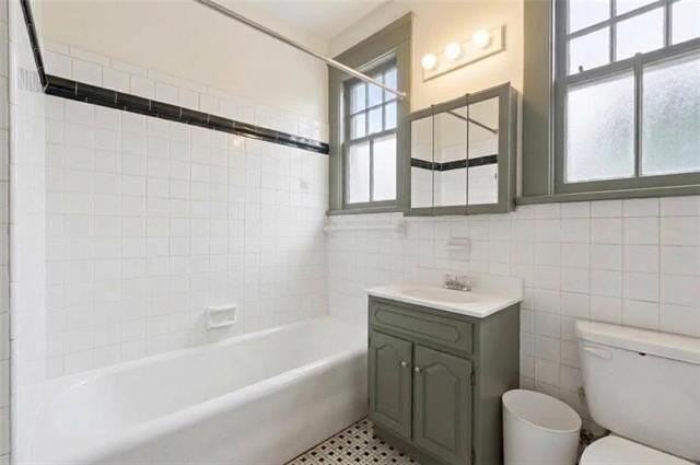 2412 State St - Photo 6 of 12