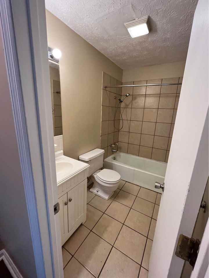 244 Wayne Dr #244-2B - Photo 5 of 8