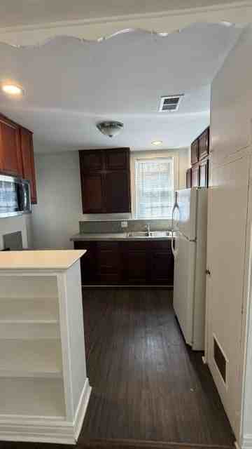 5336 Longview St - Photo 5 of 11
