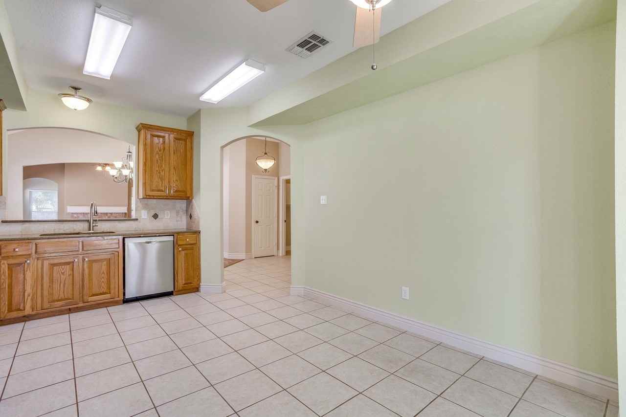 4409 New Meadow Dr - Photo 4 of 17