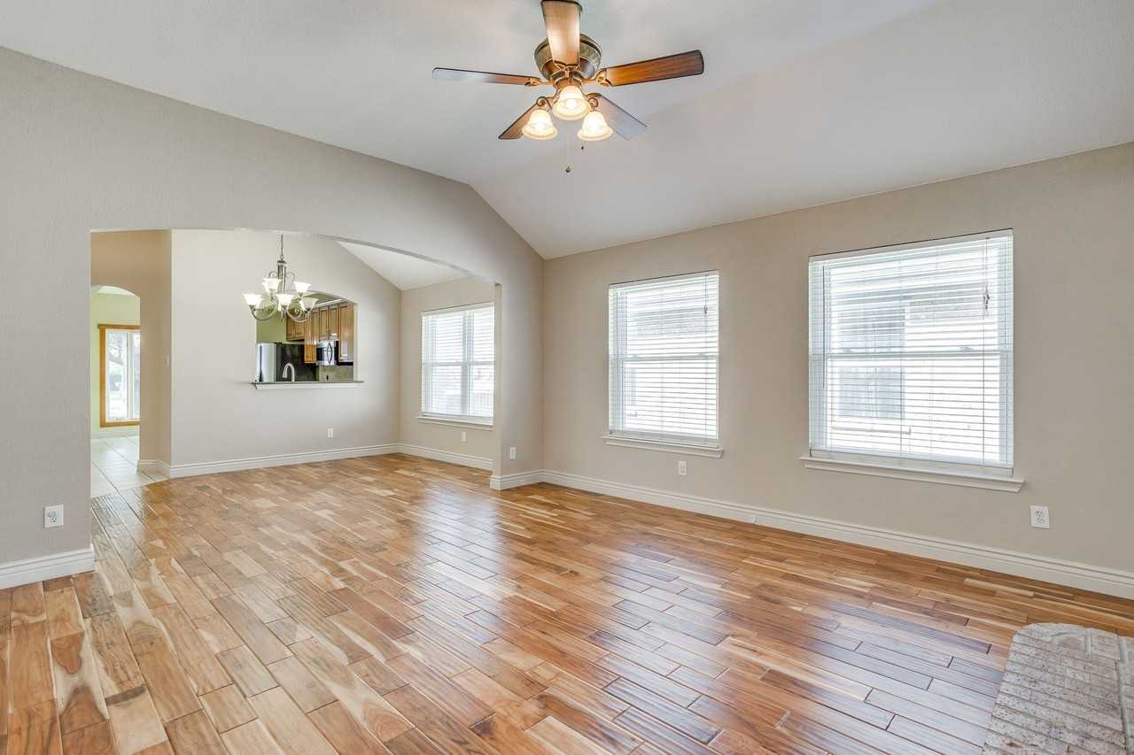 4409 New Meadow Dr - Photo 7 of 17