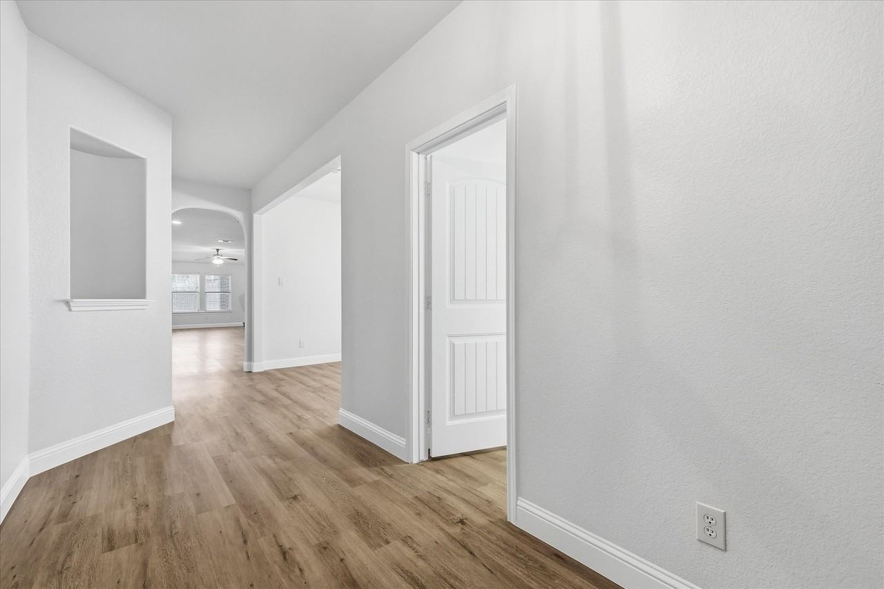 4516 Remuda Ln - Photo 2 of 24