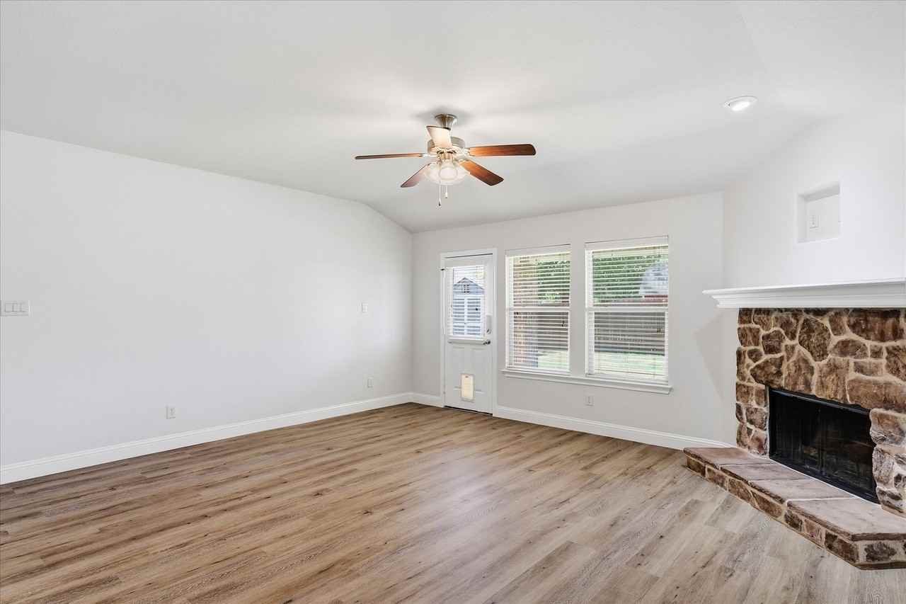 4516 Remuda Ln - Photo 5 of 24