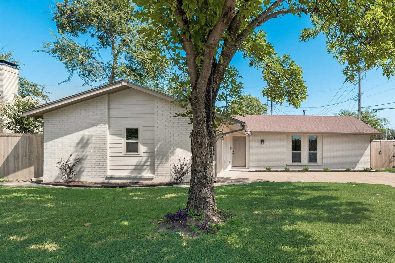 1101 Hadrian Ct - Photo 4 of 21