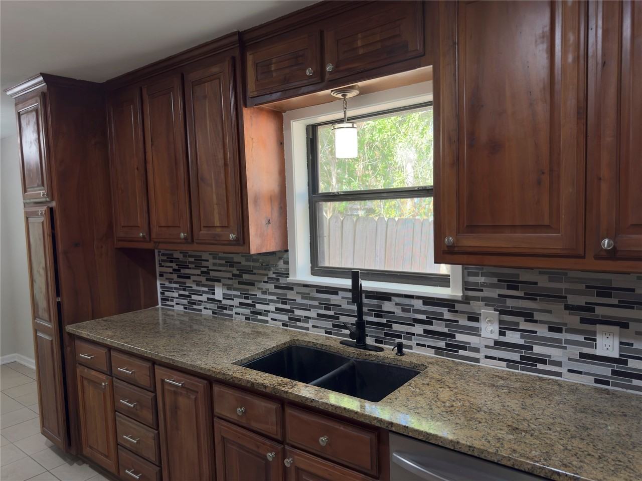 209 Magnolia Ln - Photo 7 of 16