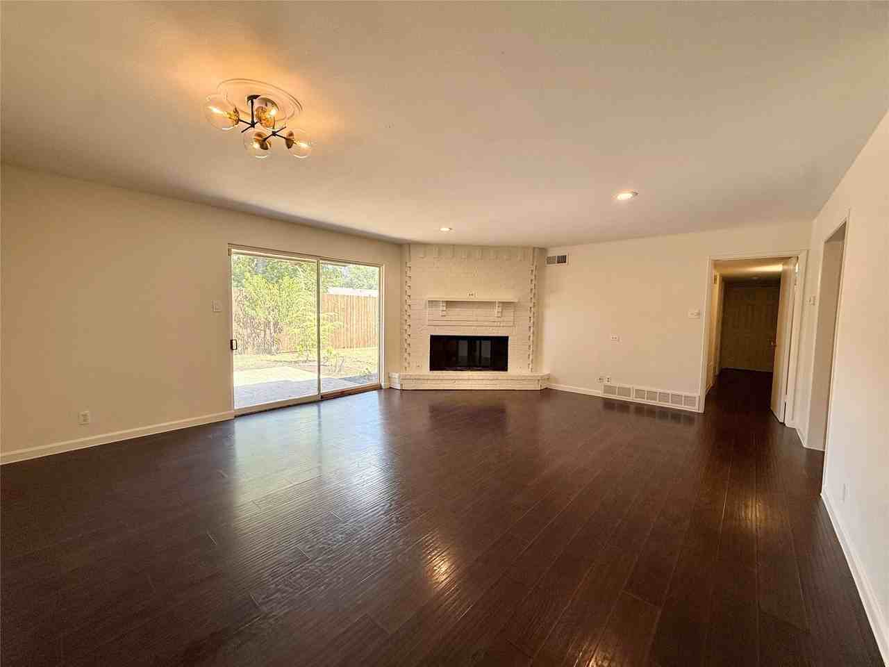 818 Fontana Ave - Photo 3 of 17
