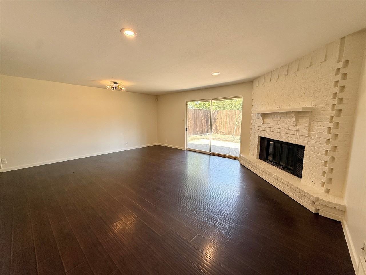 818 Fontana Ave - Photo 4 of 17