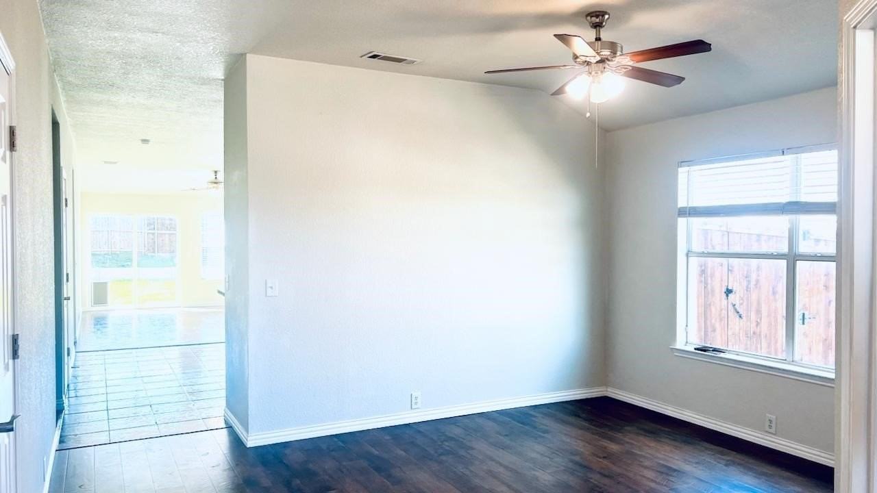 2506 Deer Run Ct - Photo 4 of 36