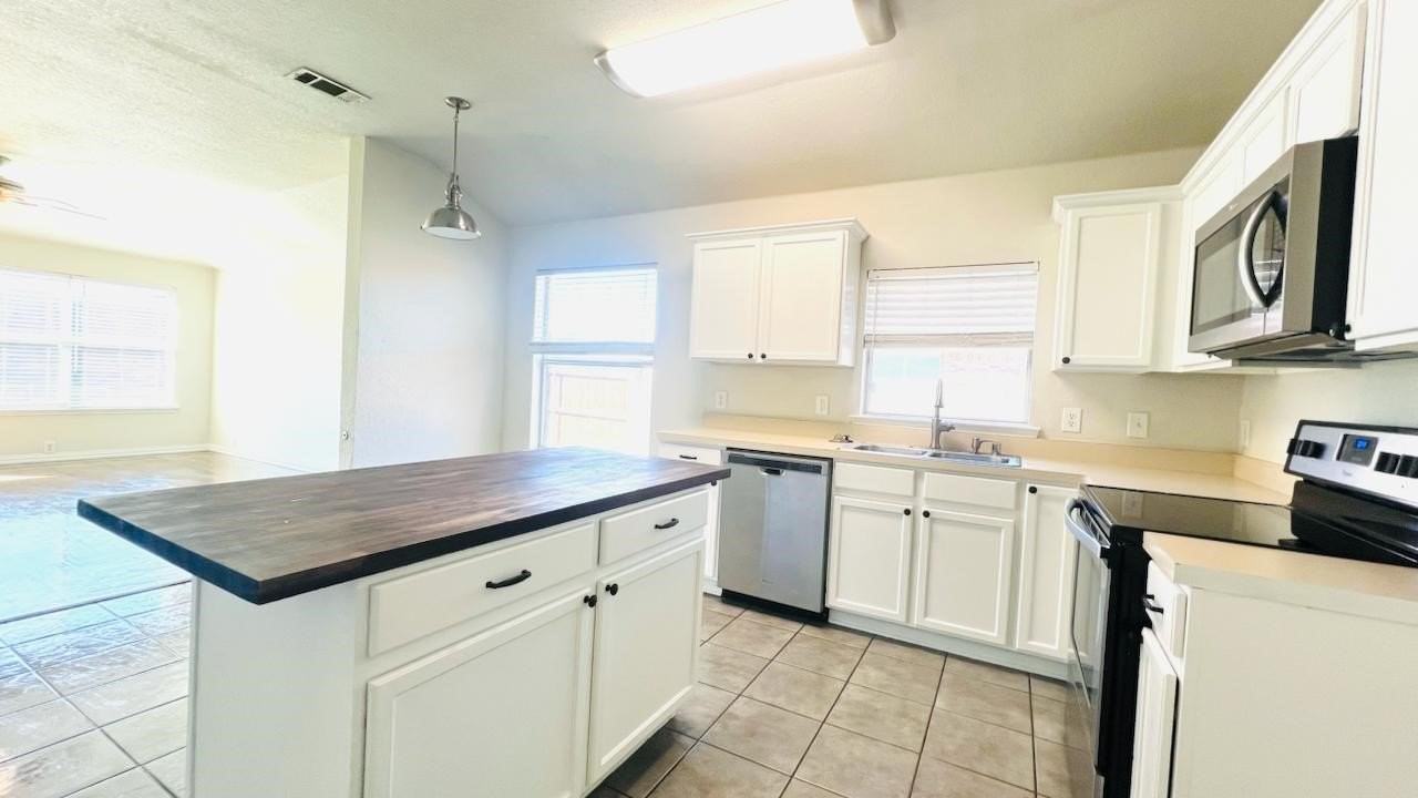 2506 Deer Run Ct - Photo 5 of 36